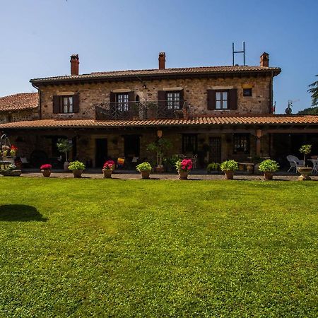 Posada Real La Montanesa Corrales De Buelna ภายนอก รูปภาพ