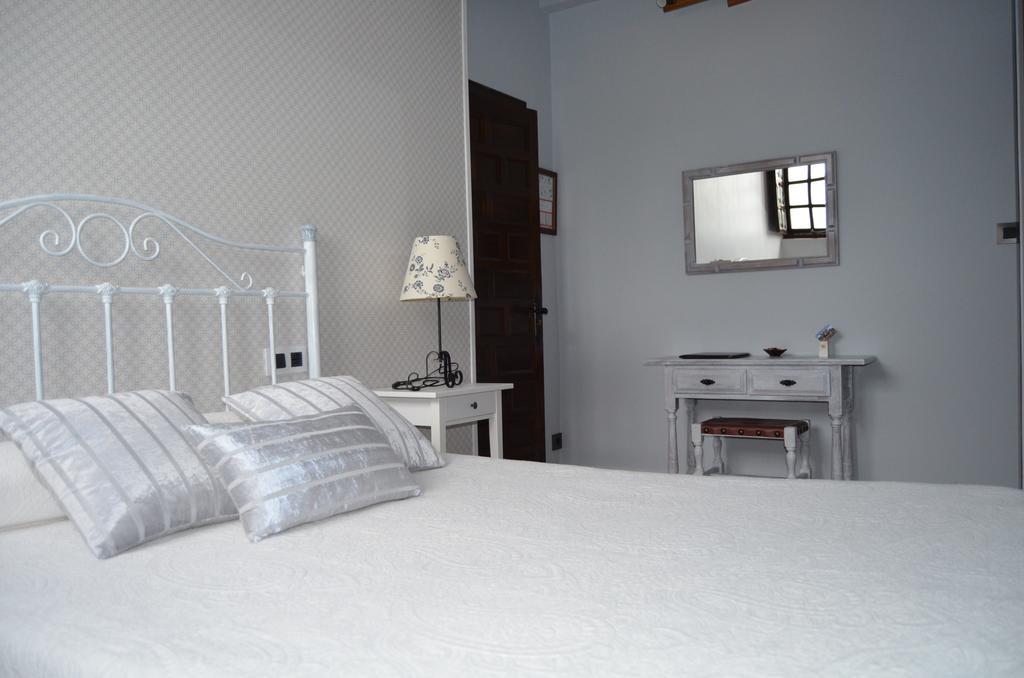 Posada Real La Montanesa Corrales De Buelna ห้อง รูปภาพ